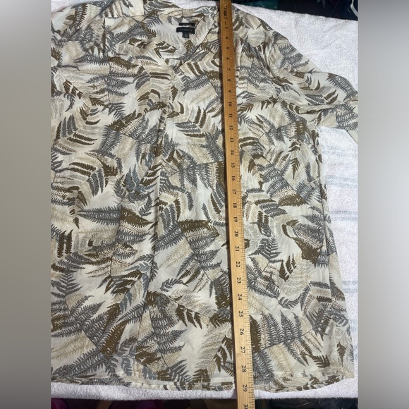 Talbots Size XL, long-sleeved silk blouse - Picture 9 of 11